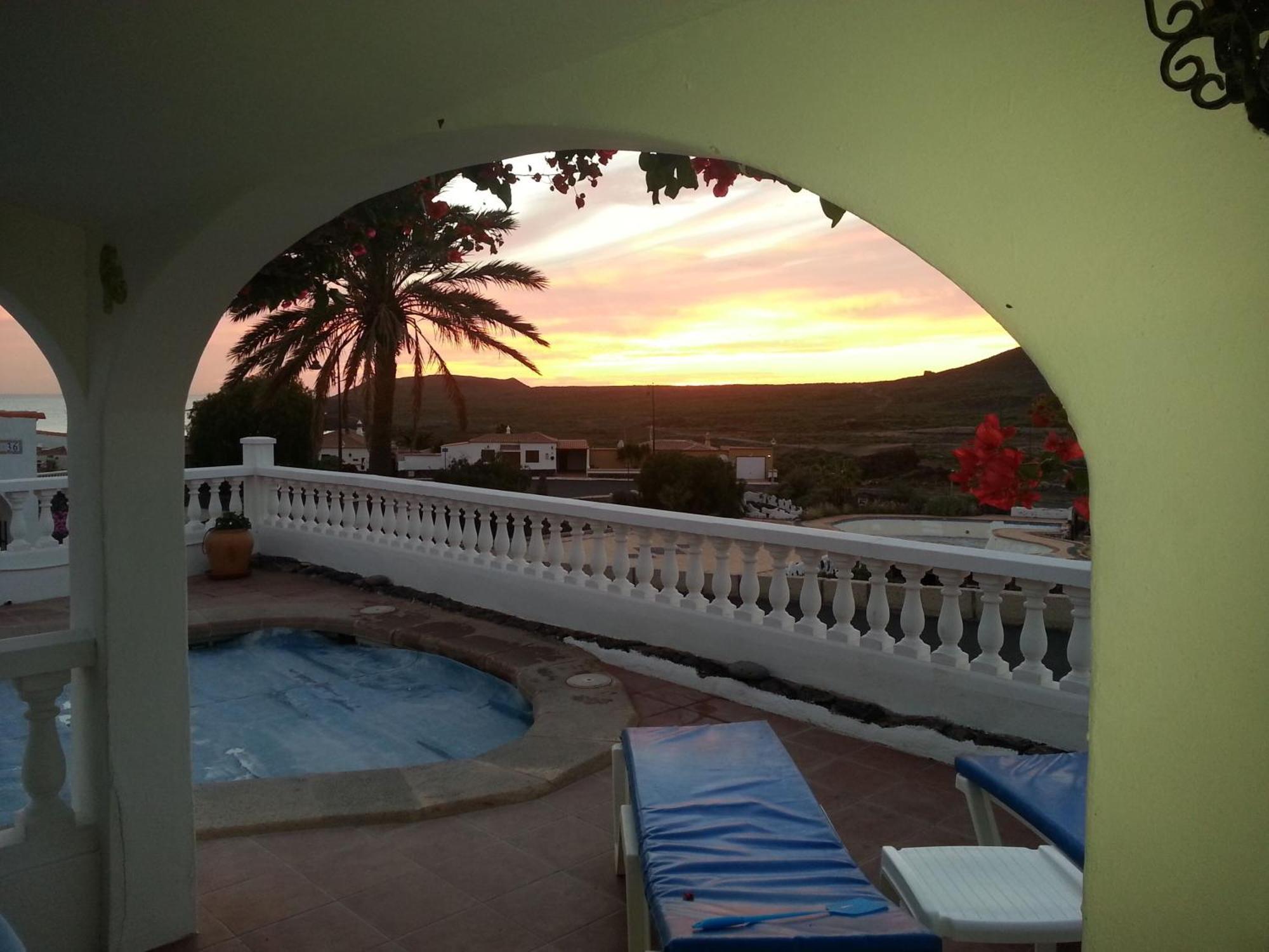 Colina Golf Excellent Holiday Home With Heated Pool Сан Мигел де Абона Екстериор снимка